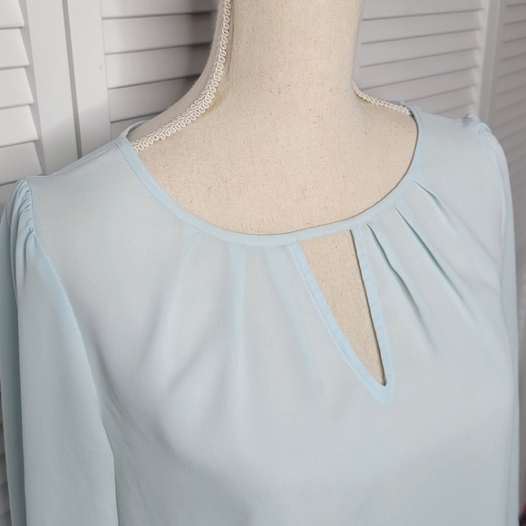 Express Pleated Baby Blue Crepe Blouse Women's size small - Picture 3 of 7